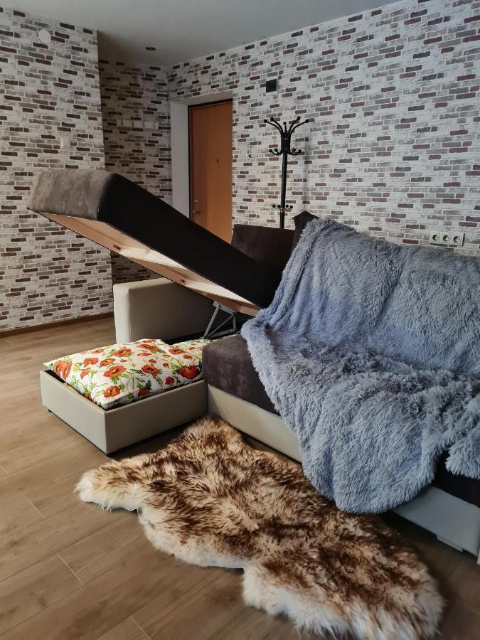 Hannah Kraslava Bagian luar foto