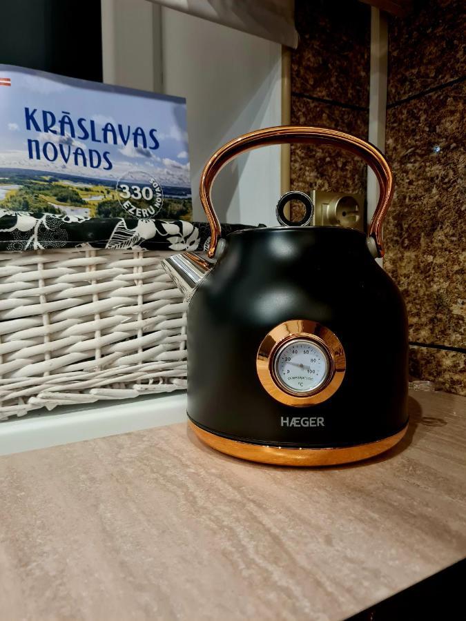 Hannah Kraslava Bagian luar foto